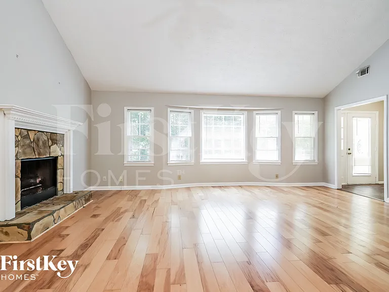 960 Old Spring Way — Photo 2