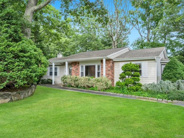 9 Alpine Place, Lake Grove, NY 11755