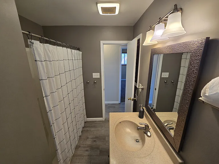 2952 Louise Ave — Photo 13
