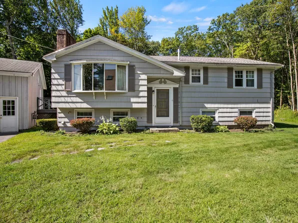 7 Sherburn Lane, Falmouth, ME 04105