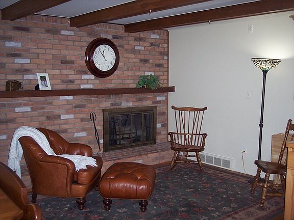 Fireplace area in GR