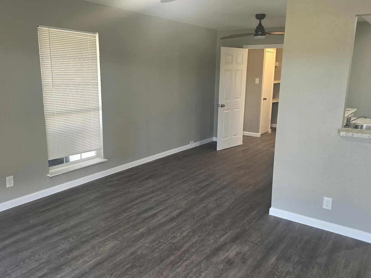 3 bed, 966 sqft, $1,400 — Photo 2