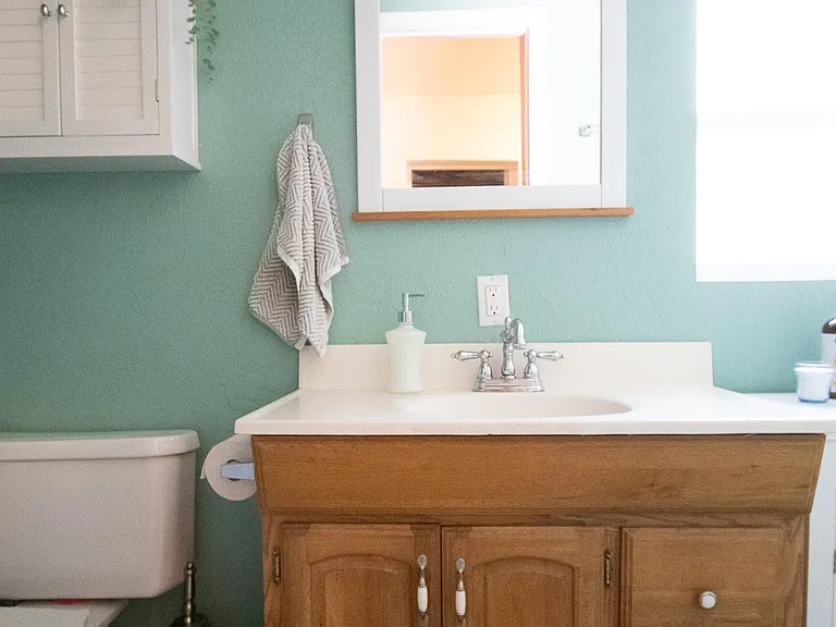 Full bathroom