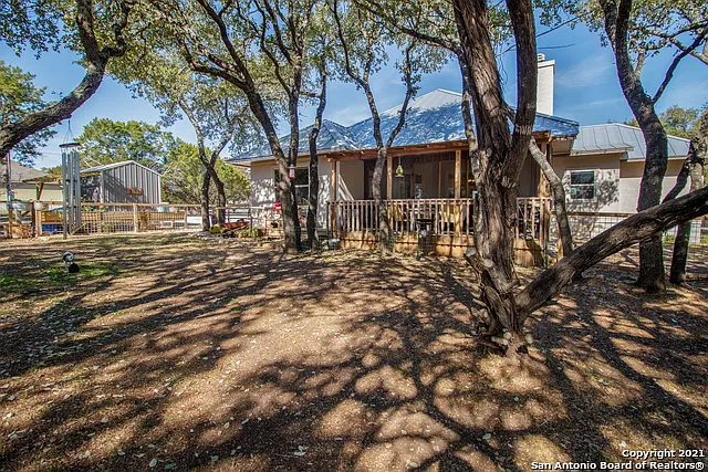 2 bed, 2.0 bath, 1892 sqft, $2,400 — Photo 3