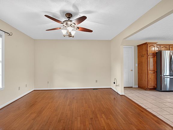4th image of 132 Braemar Dr