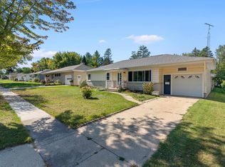 614 N Cedar St, Horicon, WI 53032