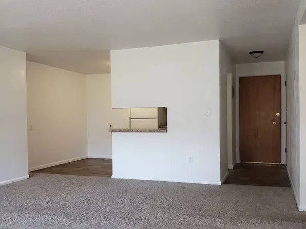 Park Apartments - 502, 502 13th St SE #2, Jamestown, ND 58401