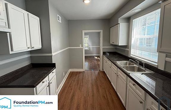4th image of 3177 Carnes Ave