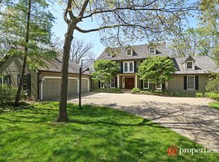 220 Norwich Ct, Lake Bluff, IL 60044