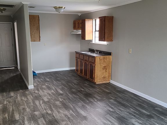 5th image of 142 E Wells St