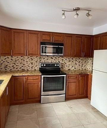 2nd image of 4616 Metcalfe Ave