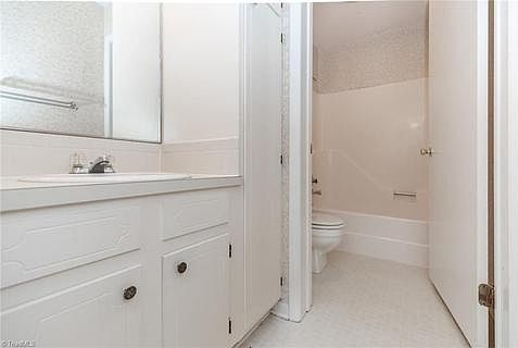 5th image of 515 Brookside Ct #515