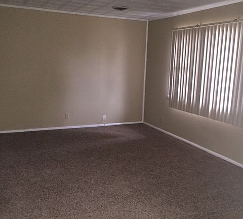 2nd image of 203 Lindenwood Dr