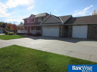 5631 S 76th Ct, Lincoln, NE 68516