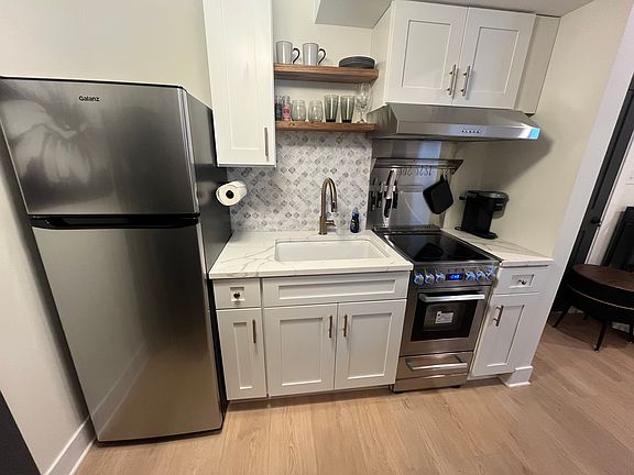 5th image of 442 52nd St #1