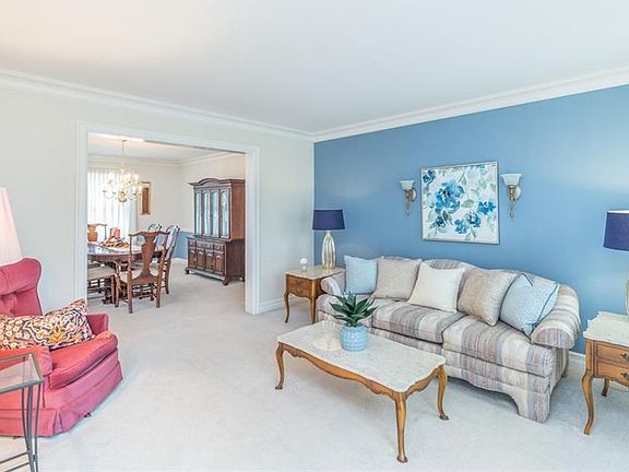 4th image of 4090 Thornwood Ln