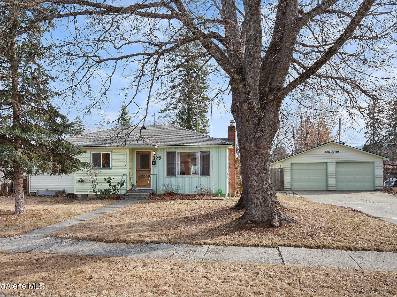 325 S Florence Ave Sandpoint Id 83864 Mls 21 2022 Zillow