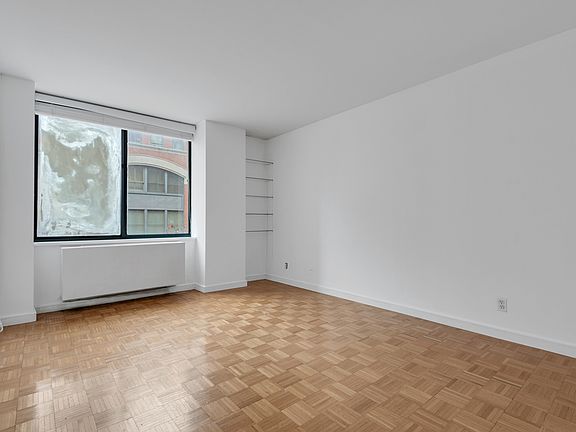 4th image of 311 Greenwich St #4FF