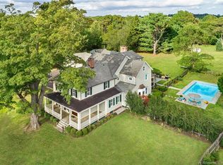 524 Sturges Rd, Fairfield, CT 06824