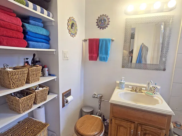 202 Seeley Street image 17 of 25