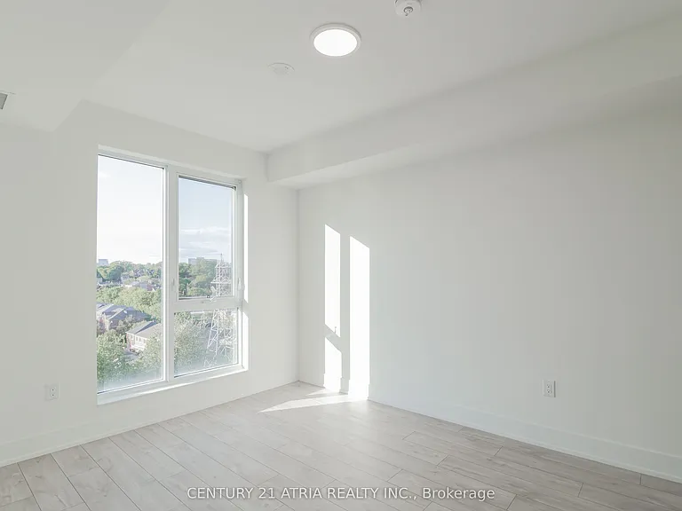 858 Dupont St #718 — Photo 12