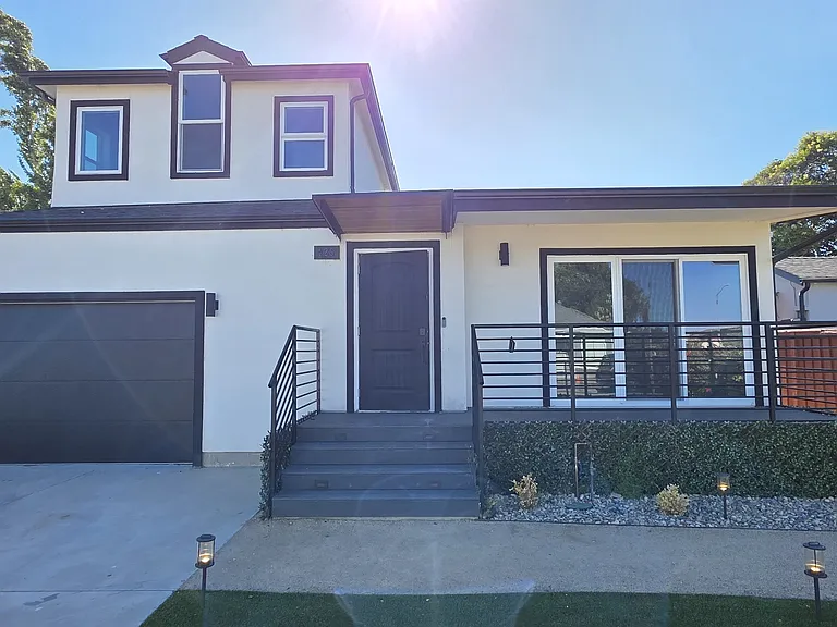 425 Daisy Ln — Photo 3
