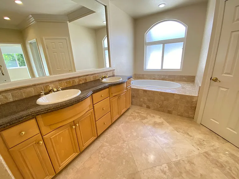 856 Paseo De Leon — Photo 15
