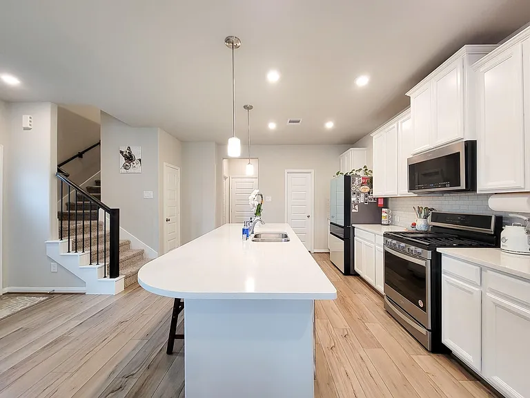 1510 Lakeline Oak Dr — Photo 10