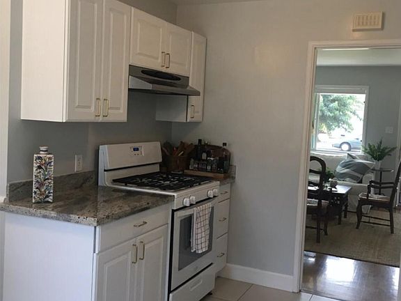 5th image of 2009 Lynnhaven Dr