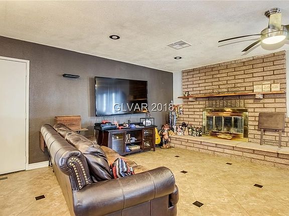4th image of 4939 Saratoga Cir