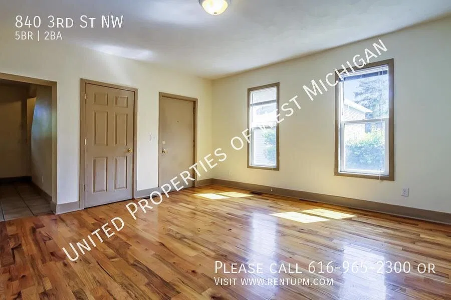 Available Now | Spacious 5 Bedroom, 2 Bathroom Single Family Home in the West Grand Neighborhood ... — Photo 3