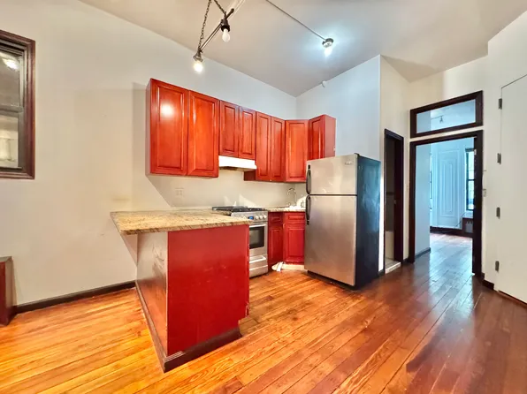 137 Bleecker Street image 1 of 10