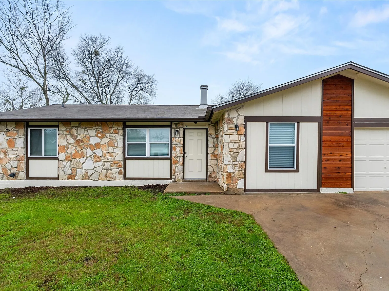4 bed, 1.5 bath, 1250 sqft, $1,700 — Photo 2