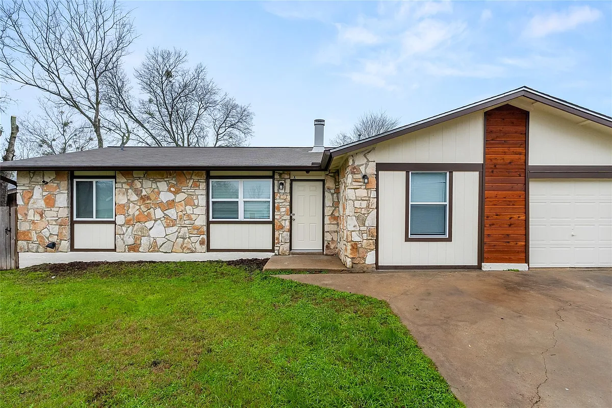 Building Photo - 10511 Man O War Ave