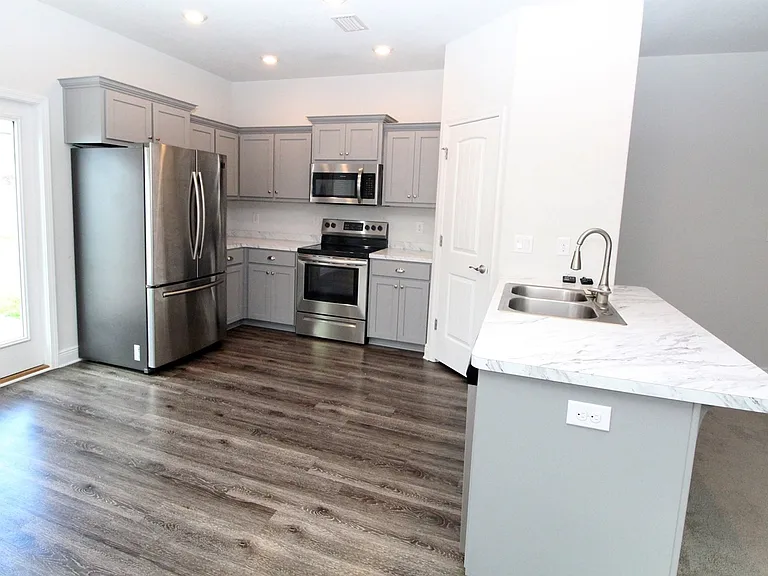 3865 Sandspur Ln — Photo 8