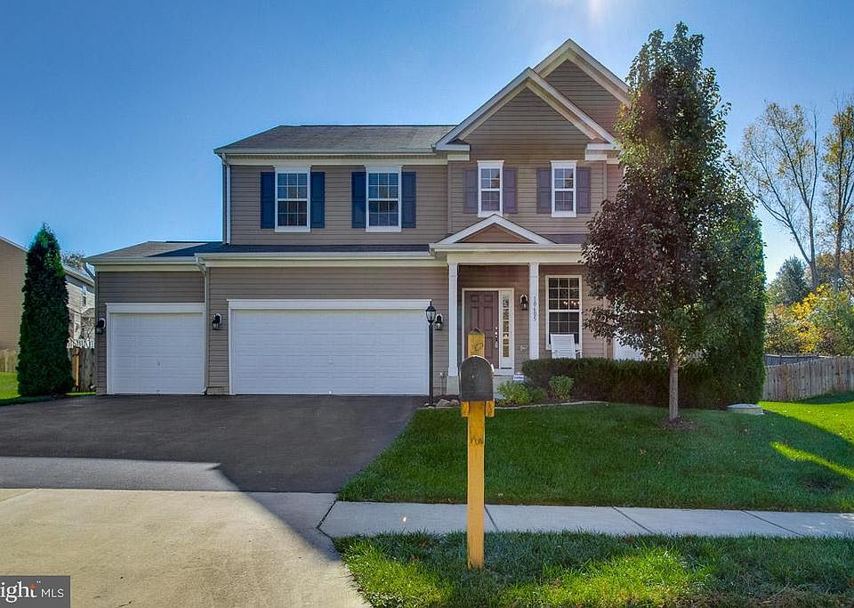 1st image of 10605 Berry Orchard Ct