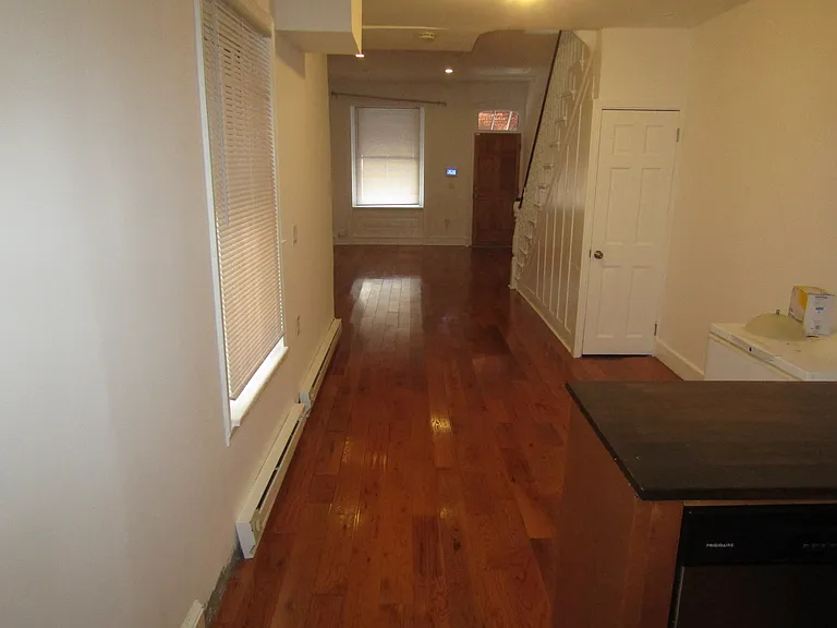 2522 W Montgomery Ave — Photo 29