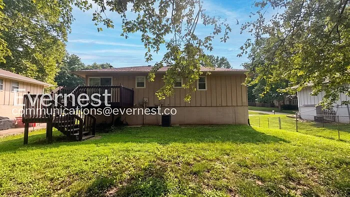 1821 S Speas Dr — Photo 22