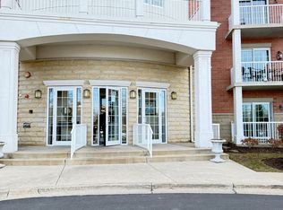 601 W Rand Rd APT 302, Arlington Heights, IL 60004