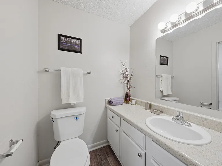 Park Place Apartments — Photo 15