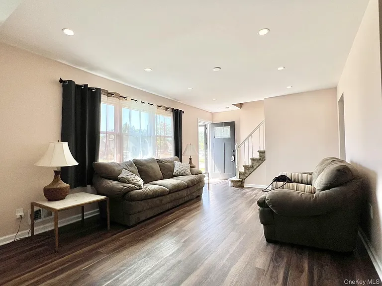 7 Mindy Ln — Photo 4