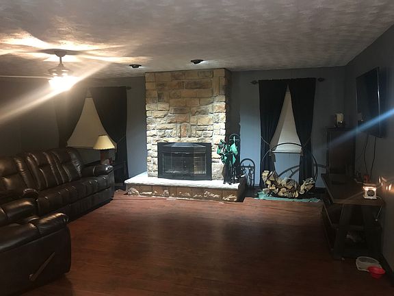 5th image of 230 Carney Dr