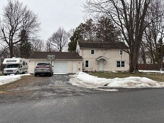 3rd image of 204 Oakley Rd