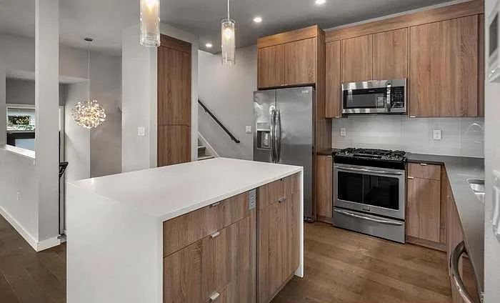 5946 NE 42nd Ave — Photo 5