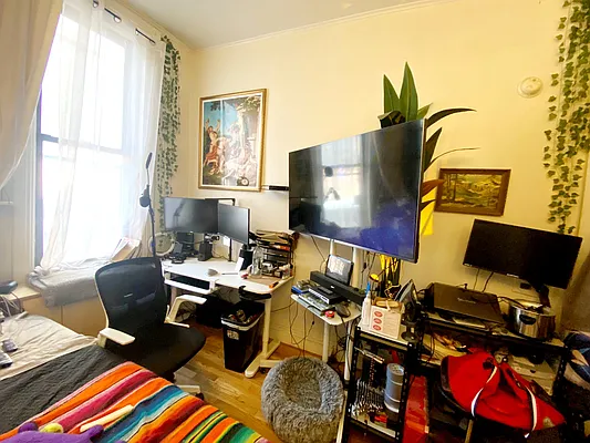 Rented by Brooklyn Property Group LLC | media 18