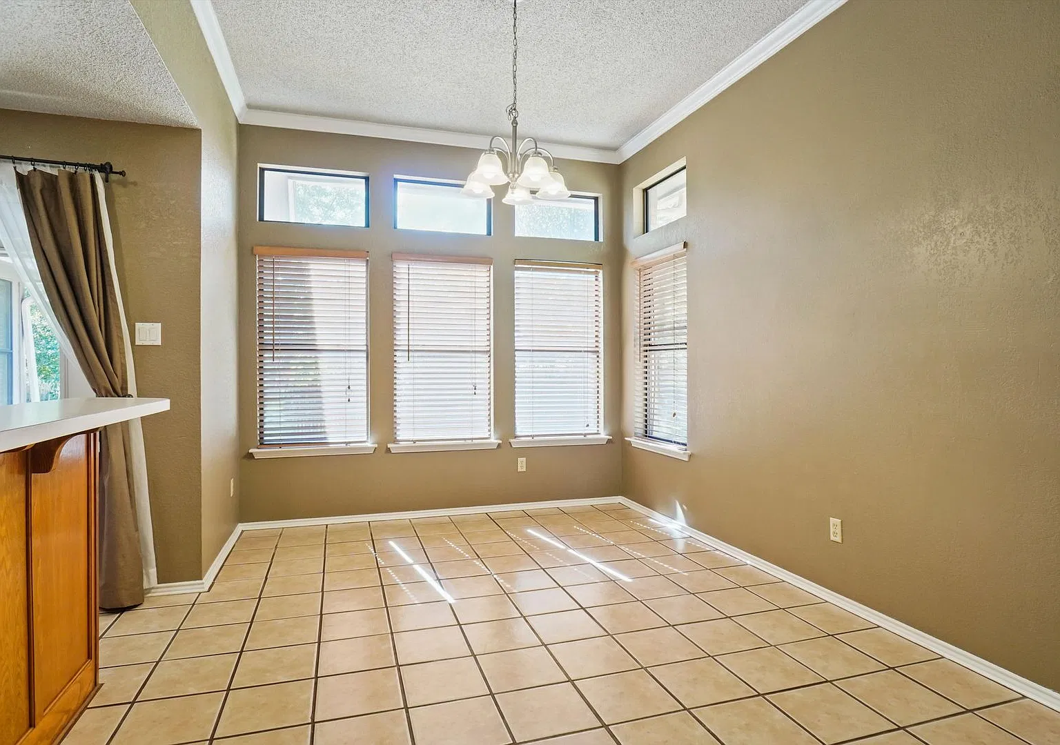 Gorgeous Saginaw Home near Willow Creek Park - Eagle Mountain ISD — Photo 4