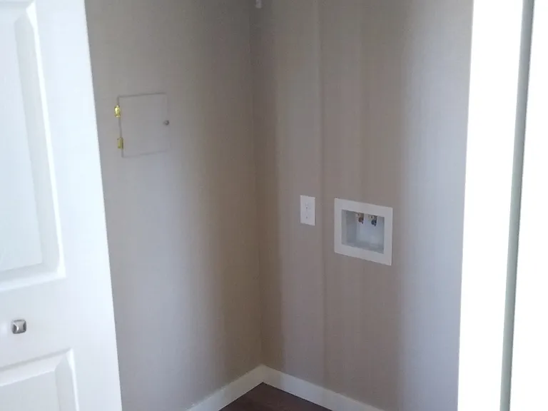 315 W Durst St — Photo 12