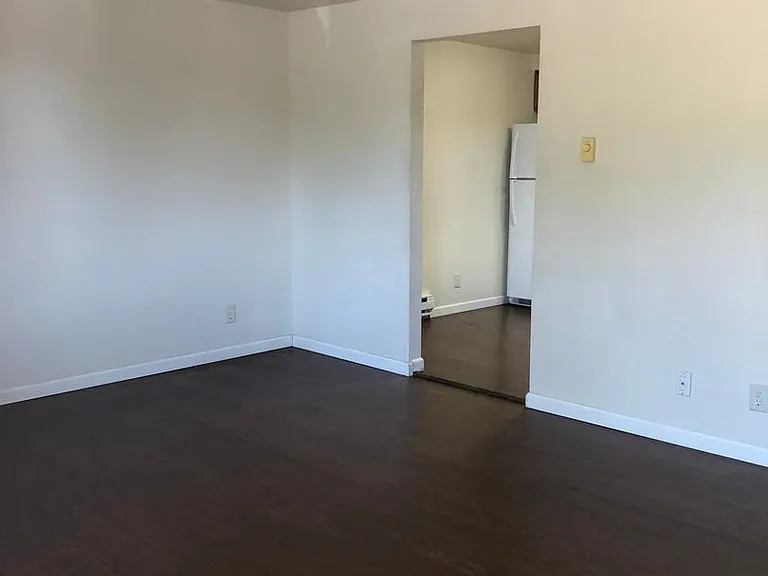 3259 Johnson St — Photo 2