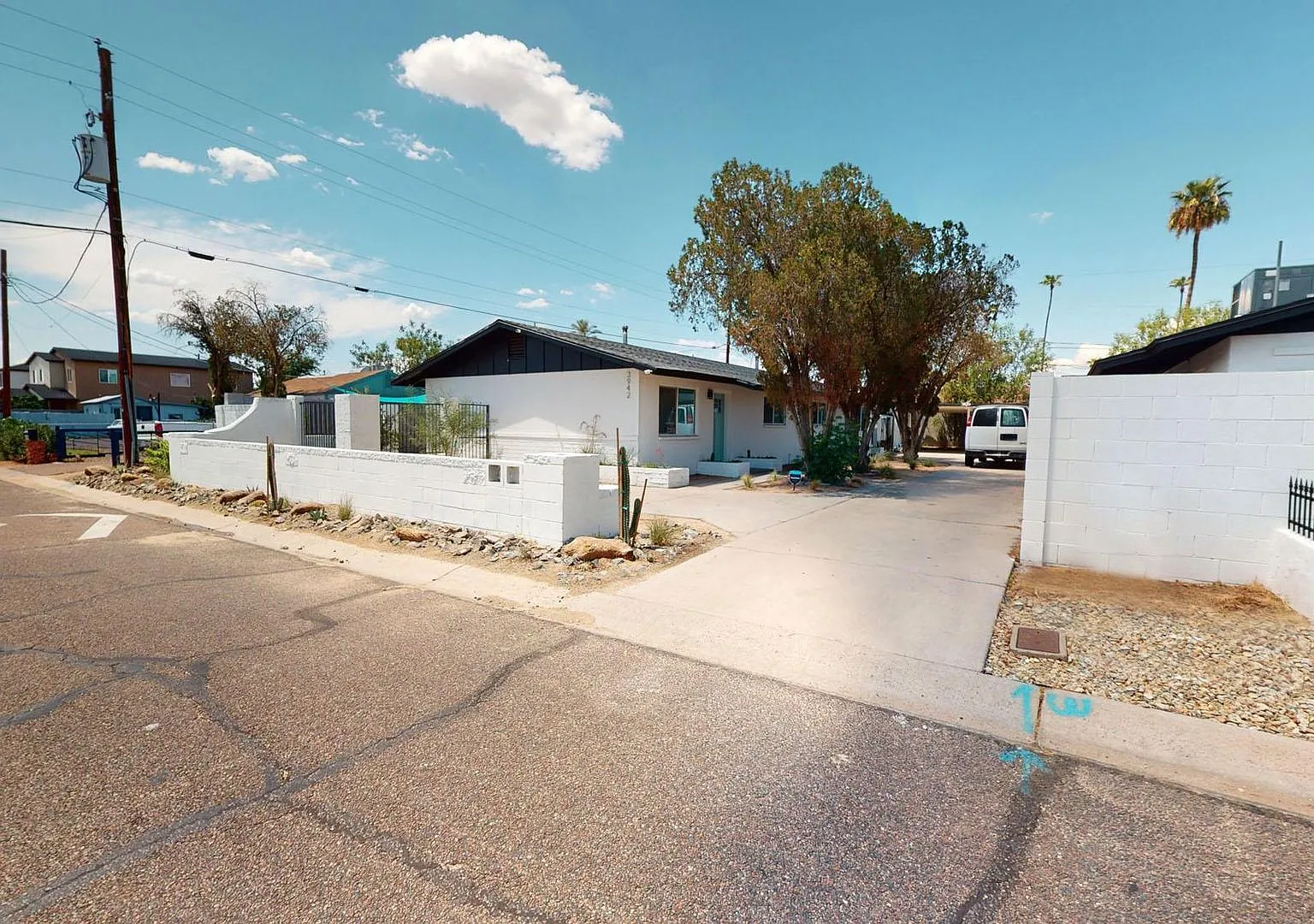 Remodeled 2 bedroom 1 bath! — Photo 1