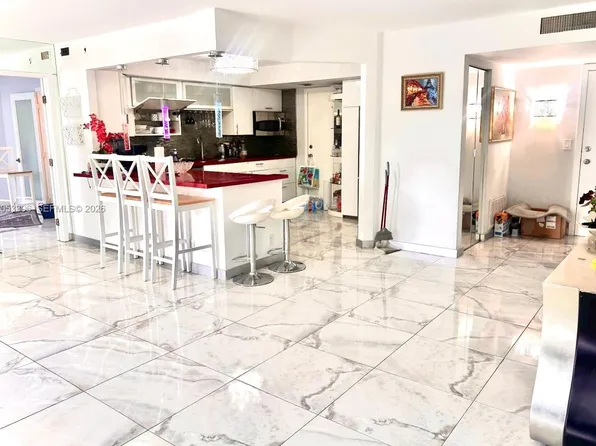 300 Diplomat Pkwy APT 301, Hallandale, FL 33009